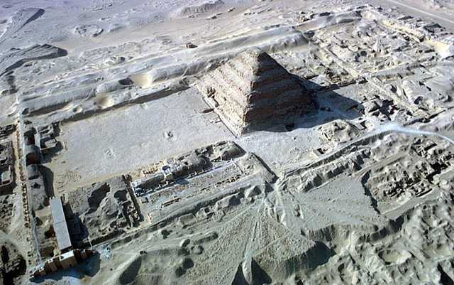 пирамида Джосера